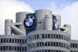 BMW biến đại lý thành 'người giao xe', bán xe thẳng đến tay khách