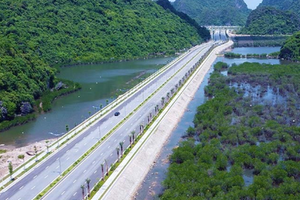 Tỉnh có đường bờ biển dài thứ 3 Việt Nam sắp có thêm 2 đường bao biển trị giá 5.400 tỷ đồng
