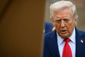 Ông Trump đón tin buồn
