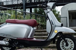 ‘Siêu xe ga’ 125cc với thiết kế cổ điển: Trang bị phanh ABS, ‘xăng ăn như ngửi’, ‘giá rẻ như cho’ ngang với Honda Wave Alpha