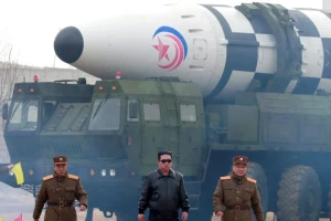 Chủ tịch Kim Jong-un tuyên bố Triều Tiên sở hữu 'vũ khí bí mật'