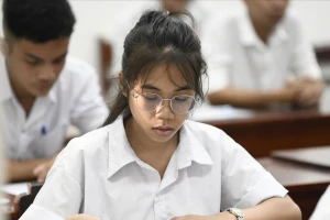 Xét tuyển học bạ: Bỏ hay giữ?