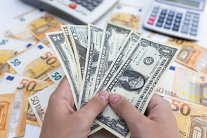 Tỷ giá USD hôm nay 23/9: Đồng bạc xanh chững lại, Nhân dân tệ leo giá