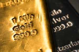 Giá vàng tăng không ngừng, mua lúc này liệu có khôn ngoan?