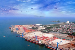 Doanh nghiệp cảng 70 năm tuổi tại Nghệ An hợp tác hãng tàu YCKY mở tuyến vận tải container trực tiếp sang Trung Quốc