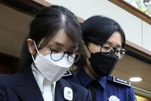 Cựu đệ nhất phu nhân Hàn Quốc hầu tòa vì cáo buộc nhận hối lộ túi hàng hiệu