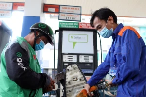 Giá xăng giảm từ 15h chiều nay