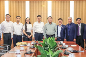Gặp mặt Bộ Xây dựng, Tập đoàn Trung Quốc chuyên làm cao tốc ngỏ ý đầu tư hạ tầng, giao thông tại Việt Nam