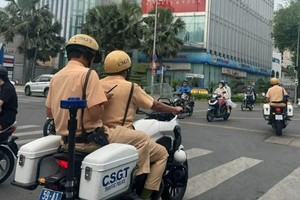 TP.HCM tính thêm 'án phạt mới', vi phạm giao thông có thể phải cầm chổi quét đường