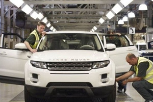 Hãng xe chuyên sản xuất Range Rover đã 1 tháng nay không xuất xưởng bất cứ chiếc xe nào: Chuyện gì đang xảy ra?