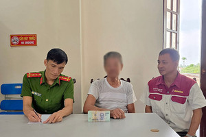 Ông T. ra quỹ tín dụng rút 250 triệu để trả tiền bảo hiểm, Công an xã đến yêu cầu khẩn trương dừng giao dịch