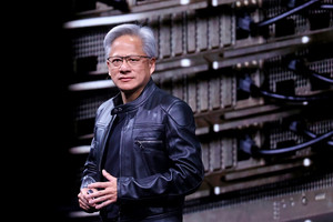 CEO Nvidia Jensen Huang cảnh báo Trung Quốc chỉ ‘chậm hơn Mỹ vài phần tỷ giây’ trong công nghệ chip