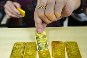 Giá vàng miếng vượt 136 triệu đồng/lượng, chênh lệch với thế giới giảm gần 33%