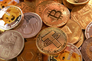 Tiền số ‘bốc hơi’ 300 tỷ USD chỉ trong một tuần, chuyện gì đang xảy ra với Bitcoin và Ether?