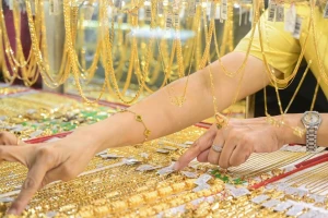 Giá vàng đồng loạt tăng không ngừng