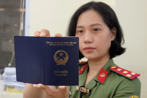 Công an phát đi cảnh báo về ‘cò dịch vụ’ hộ chiếu, người dân cần tỉnh táo!