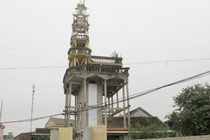 Nghệ An có một ngôi nhà 9 tầng kỳ quái: Cách xây dựng khác người, tưởng nguy hiểm mà vẫn đứng vững gần 20 năm