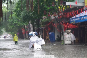 Trời nắng đẹp, Hà Nội vẫn còn 7 điểm ngập sâu