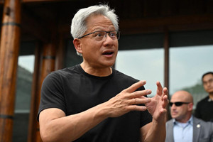 CEO Nvidia Jensen Huang tiết lộ ngành có thể kiếm hơn 2 tỷ đồng/năm mà không cần bằng đại học