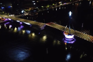 Cầu quay duy nhất tại Việt Nam: Công trình đặc sắc bắc qua dòng sông biểu tượng