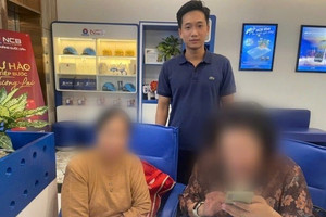 Bà M. 81 tuổi đến NCB rút 700 triệu đồng, nhân viên ngân hàng mời Công an phường đến làm việc