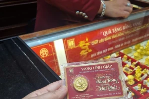 Giá vàng mất đỉnh lịch sử sau tin công bố quan trọng