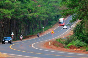 Tuyến đường dài nhất Việt Nam gây kinh ngạc trên báo ngoại: Gần 20.000km, từng là minh chứng sống trong kháng chiến chống Mỹ