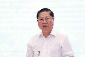 Thứ trưởng Bộ Giáo dục nói gì về thực trạng lạm thu ở trường học?