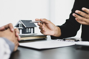 Từ tháng 12, công ty quản lý nợ sẽ không được kinh doanh bất động sản