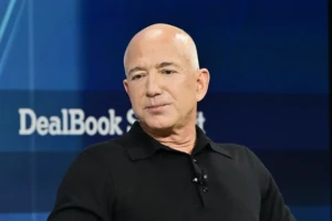 Tỷ phú Jeff Bezos gây kinh ngạc với ý tưởng lớn trong không gian
