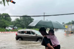 Sở GD&ĐT Hà Nội cho học sinh toàn thành phố nghỉ học ngày mai