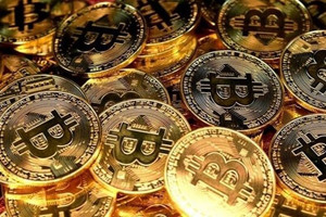 Giá Bitcoin vượt mức 3,3 tỷ đồng, nhiều người ‘cháy tài khoản’