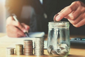 Huy động vốn tăng 9,74%, lãi suất cho vay mới giảm về 6,5%/năm