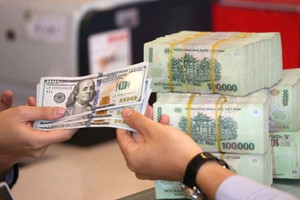 Tỷ giá USD hôm nay 6/10: USD rời đỉnh, tâm lý thị trường thận trọng trước bế tắc ngân sách Mỹ