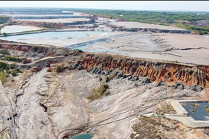 Nông dân kiện doanh nghiệp Trung Quốc vì sự cố tràn axit độc hại, yêu cầu bồi thường 80 tỷ USD