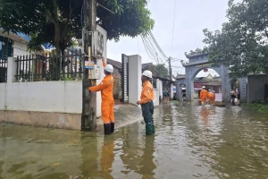 Gần 14.000 hộ dân bị cắt điện do ngập úng, Ba Đình chiếm tỷ lệ cao nhất