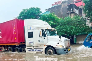 Hà Nội còn trên 100 điểm ngập, có 23 điểm không thể lưu thông