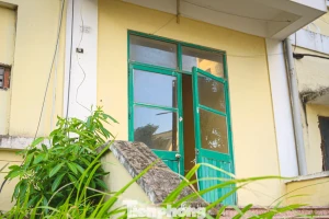 Hà Nội: Loạt ki - ốt khu nhà công nhân hoang phế, nhếch nhác sau khi bị bỏ hoang