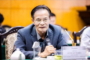 TS. Lê Xuân Nghĩa: Không thể có nền kinh tế mạnh nếu doanh nghiệp chỉ dựa vào thương mại và bất động sản