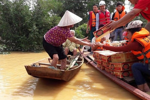 Một tập đoàn lớn tại Việt Nam huy động hơn 54.000 nhân viên tham gia hỗ trợ người dân vùng lũ