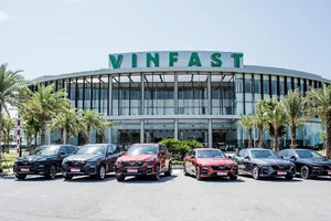Ông Đoàn Văn Hiểu Em thăm nhà máy VinFast, chuẩn bị kế hoạch triển khai 1.000 tủ đổi pin và trạm sạc