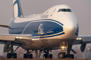 Nga ‘xẻ thịt’ máy bay Boeing để cứu ngành hàng không giữa vòng vây cấm vận