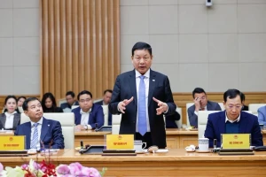 Chủ tịch FPT Trương Gia Bình: Chúng tôi xin hứa sẽ cùng Thủ tướng và Chính phủ chinh phục bầu trời, vươn ra biển lớn và đi sâu vào lòng đất