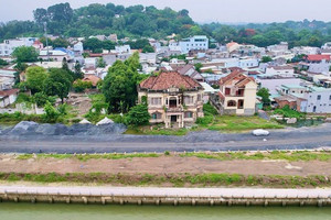 Thủ phủ công nghiệp Việt Nam vừa làm đường ven sông, vừa bảo tồn biệt thự cổ trăm năm tuổi