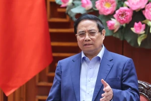 Thủ tướng yêu cầu huy động mọi phương tiện tiếp tế cho khu vực bị ngập lụt