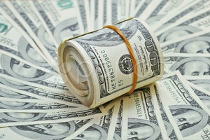 Tỷ giá USD hôm nay 9/10: USD chợ đen nóng trở lại, ngân hàng tiếp tục hạ giá