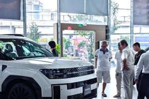 Nguồn cung dư thừa, ô tô trong nước còn giảm giá đến cuối năm?