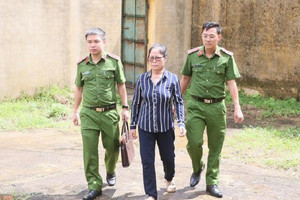 Bắt nữ cán bộ ngân hàng sinh năm 1964 trốn truy nã suốt 30 năm
