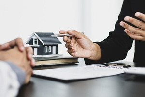 Bố mẹ mất không để lại di chúc, di sản thừa kế chia thế nào?