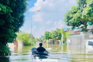 Hà Nội bổ sung 20 tỷ đồng kinh phí phòng chống lụt bão cho 2 xã đang bị ngập nặng